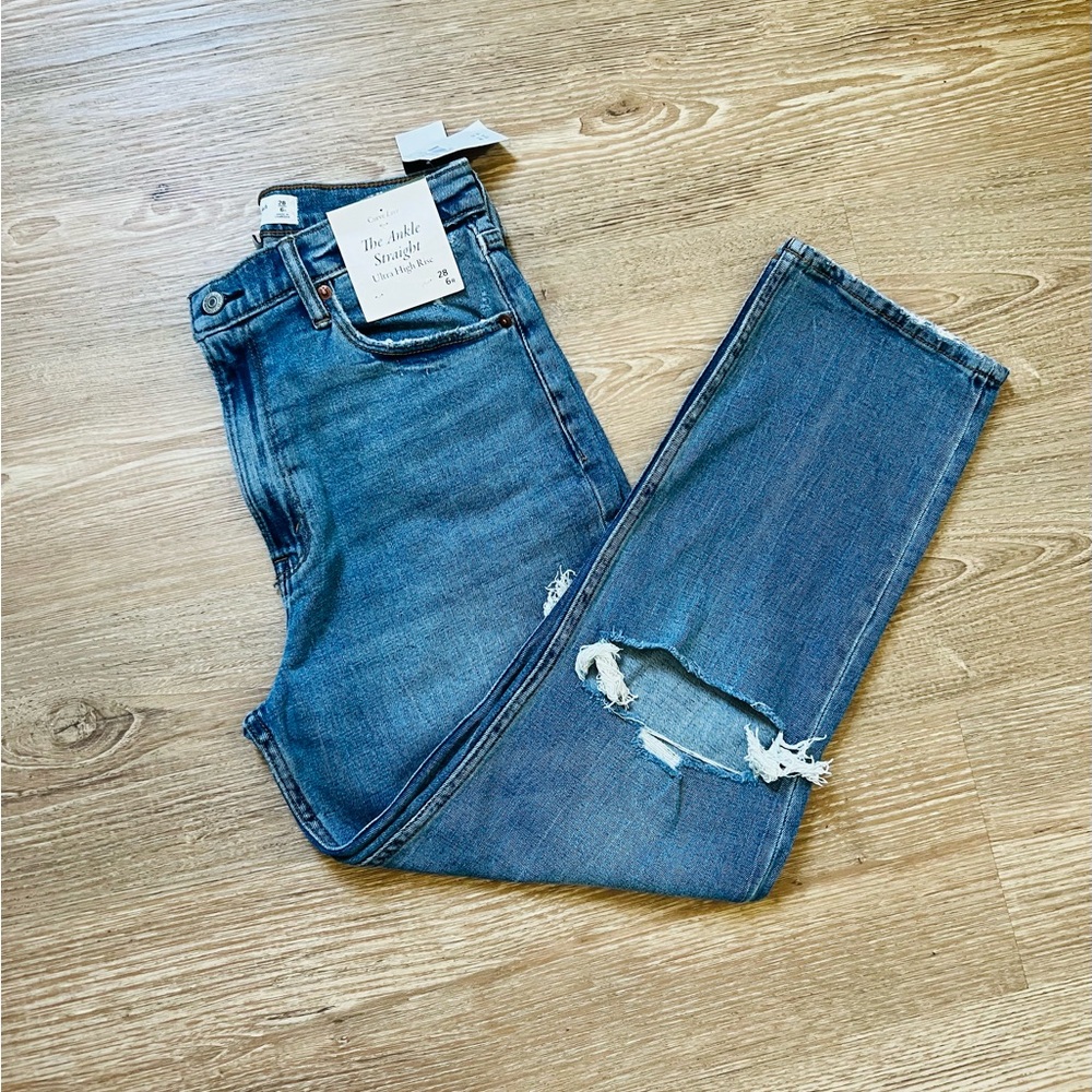 Ankle straight ultra high rise jeans.